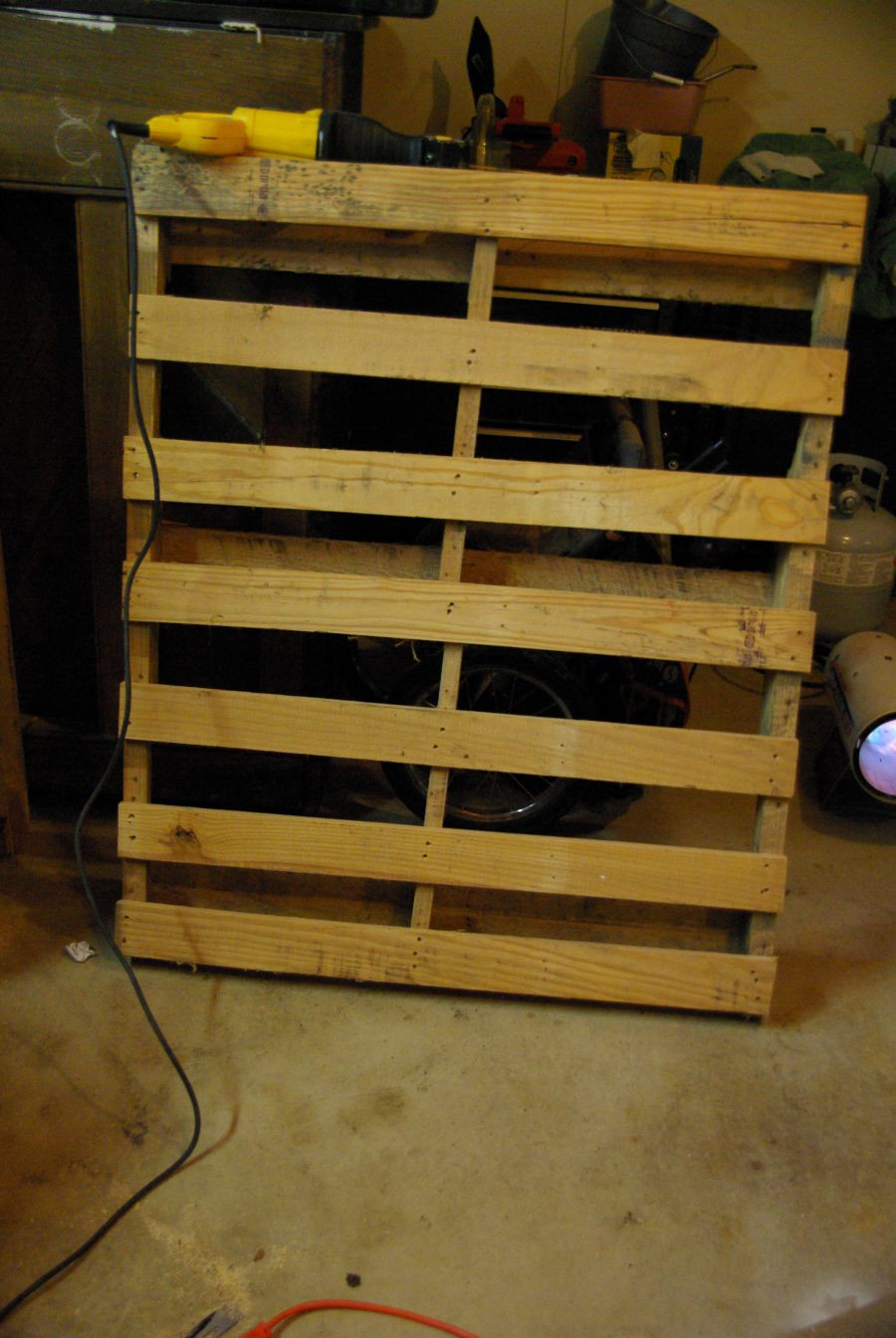 DIY Pallet Wine Rack
 DIY Wall Mounted Wine Racks Made Pallets