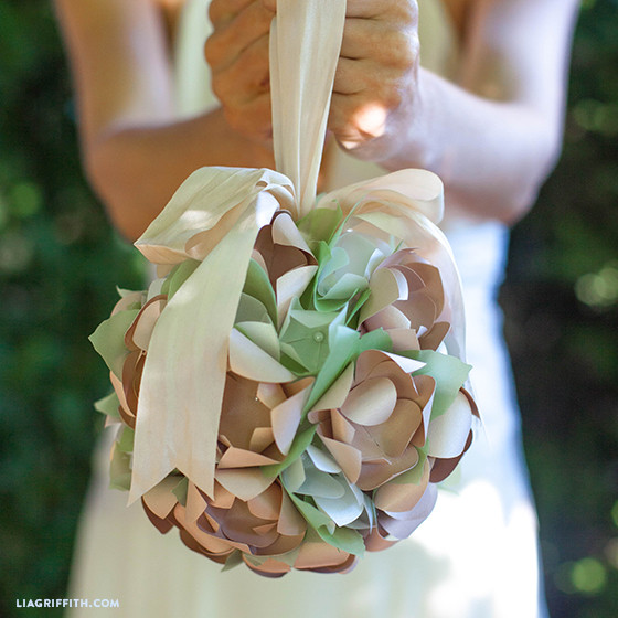 DIY Paper Flowers Wedding
 DIY Paper Flower Wedding Kissing balls
