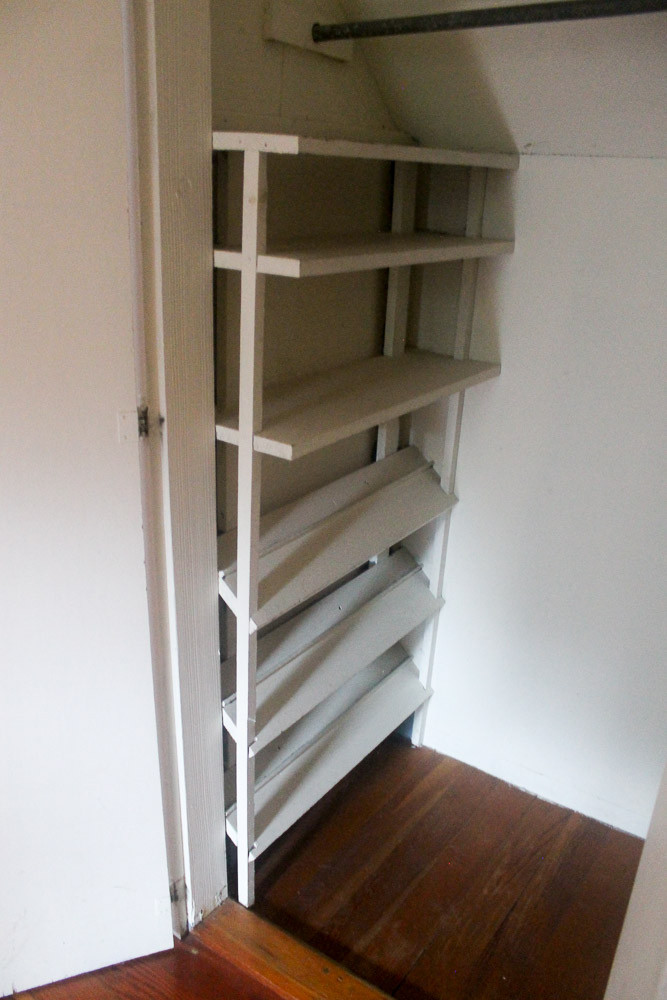 DIY Shoe Rack For Small Closet
 DIY shoe and sweater storage idea for small closets