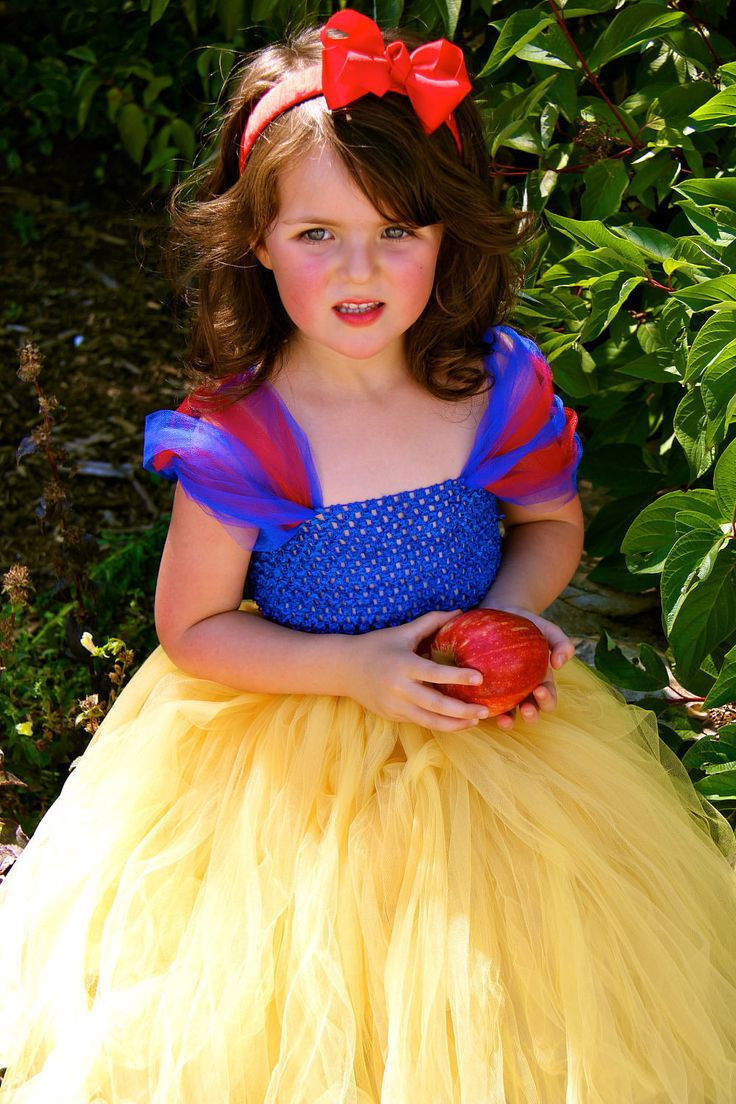 DIY Snow White Costume Toddler
 97 beste afbeeldingen over homemade costumes op Pinterest