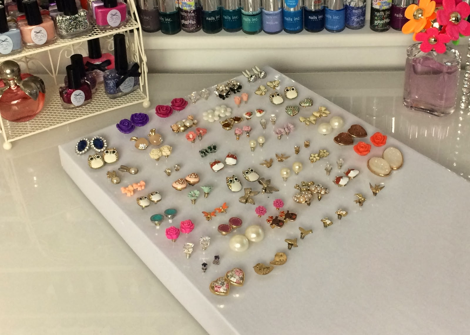 DIY Stud Earring Organizer
 DIY quick and easy earring storage solution