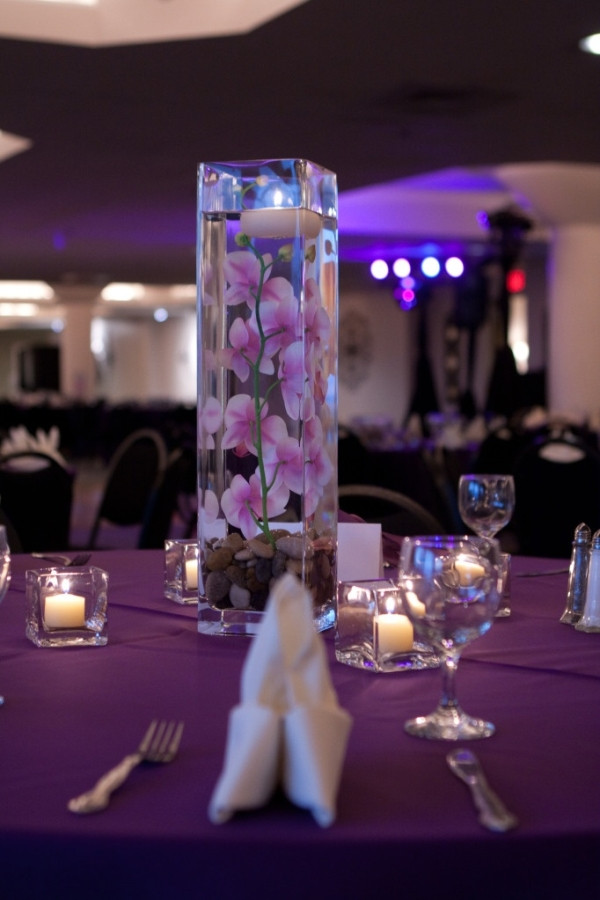 DIY Tall Wedding Centerpiece
 DIY Wedding Centerpiece Tall square vase with river rock