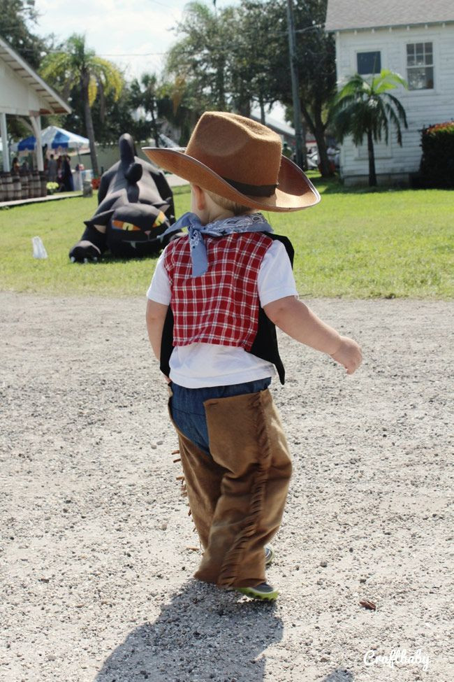DIY Toddler Cowboy Costume
 Halloween DIY Cowboy Costume for Toddlers
