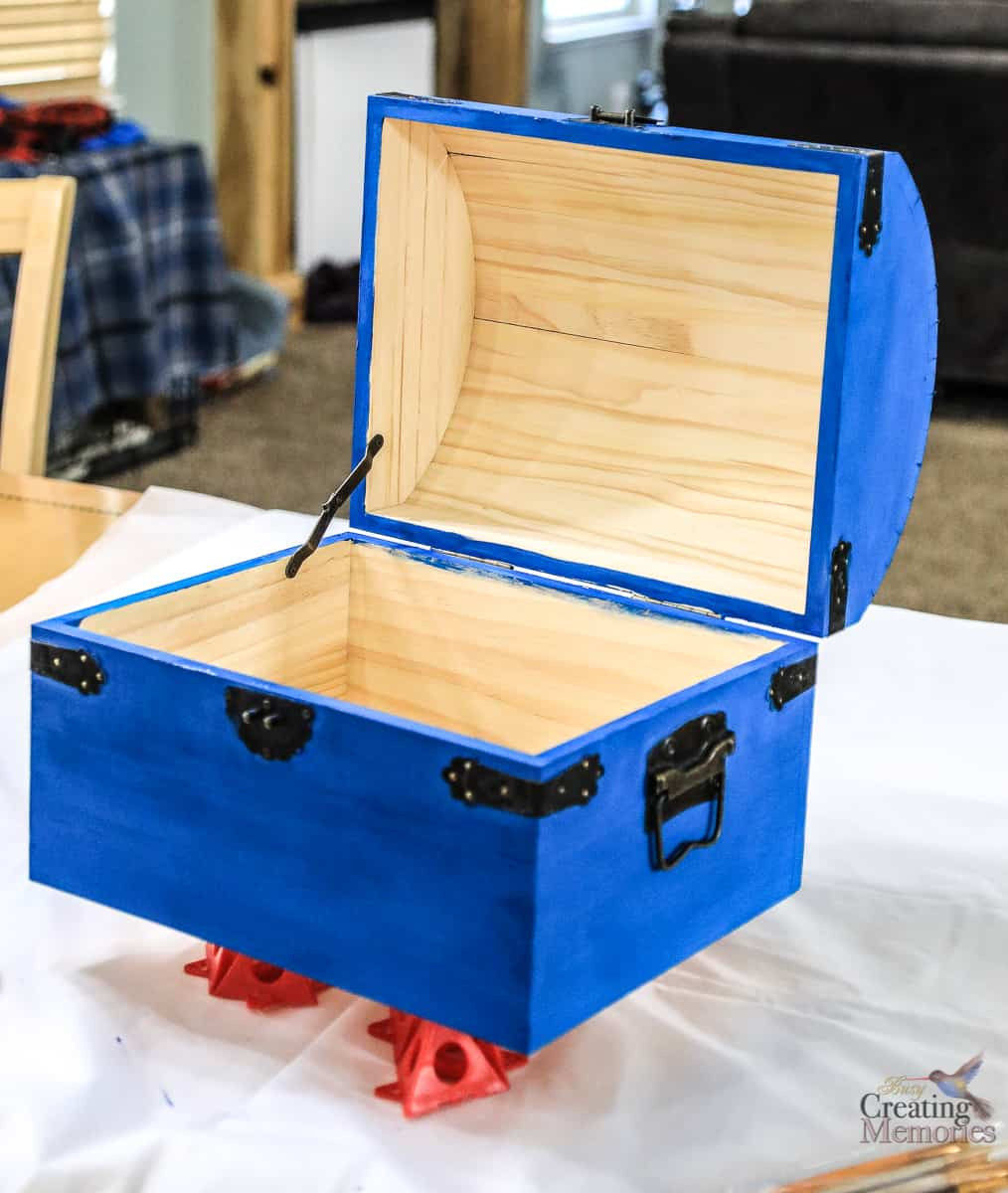 DIY Treasure Box
 Easy DIY Kids Wooden Treasure Chest Box for treasured items