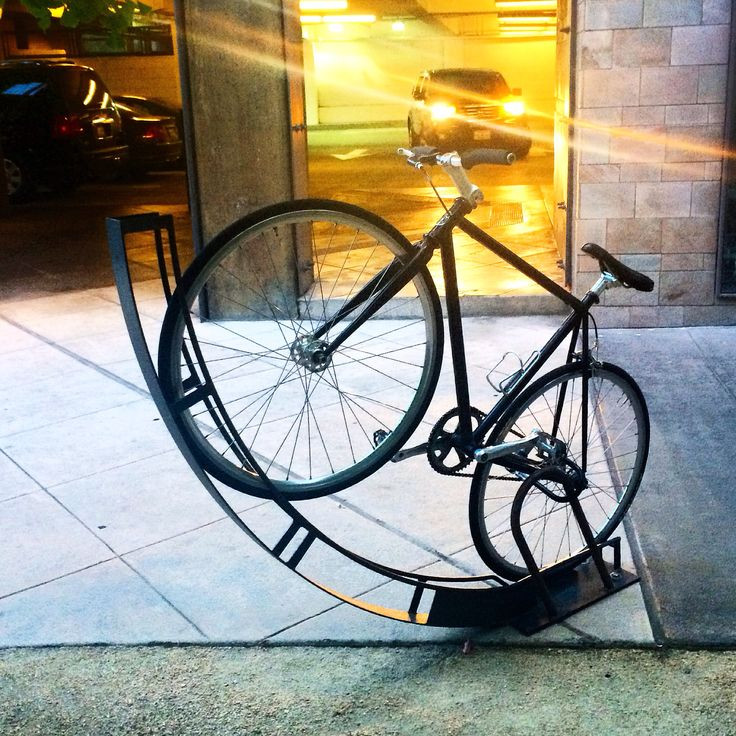 DIY Vertical Bike Rack
 Best 25 Outdoor bike racks ideas on Pinterest