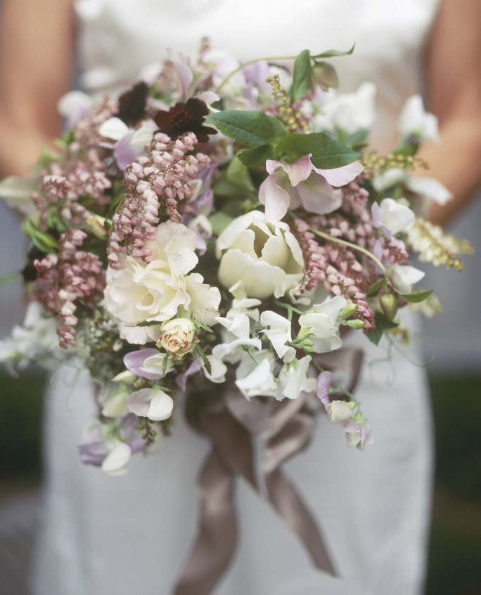DIY Wedding Flowers
 Tips for DIY ing Your Wedding Bouquet — How to Arrange