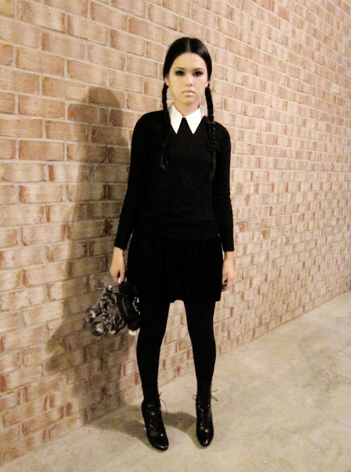 DIY Wednesday Addams Costume
 20 DIY TV And Movie Character Costumes