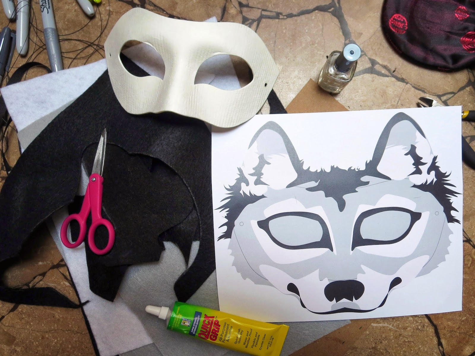 DIY Wolf Mask
 Happenstance Wedding Felt Animal Masks