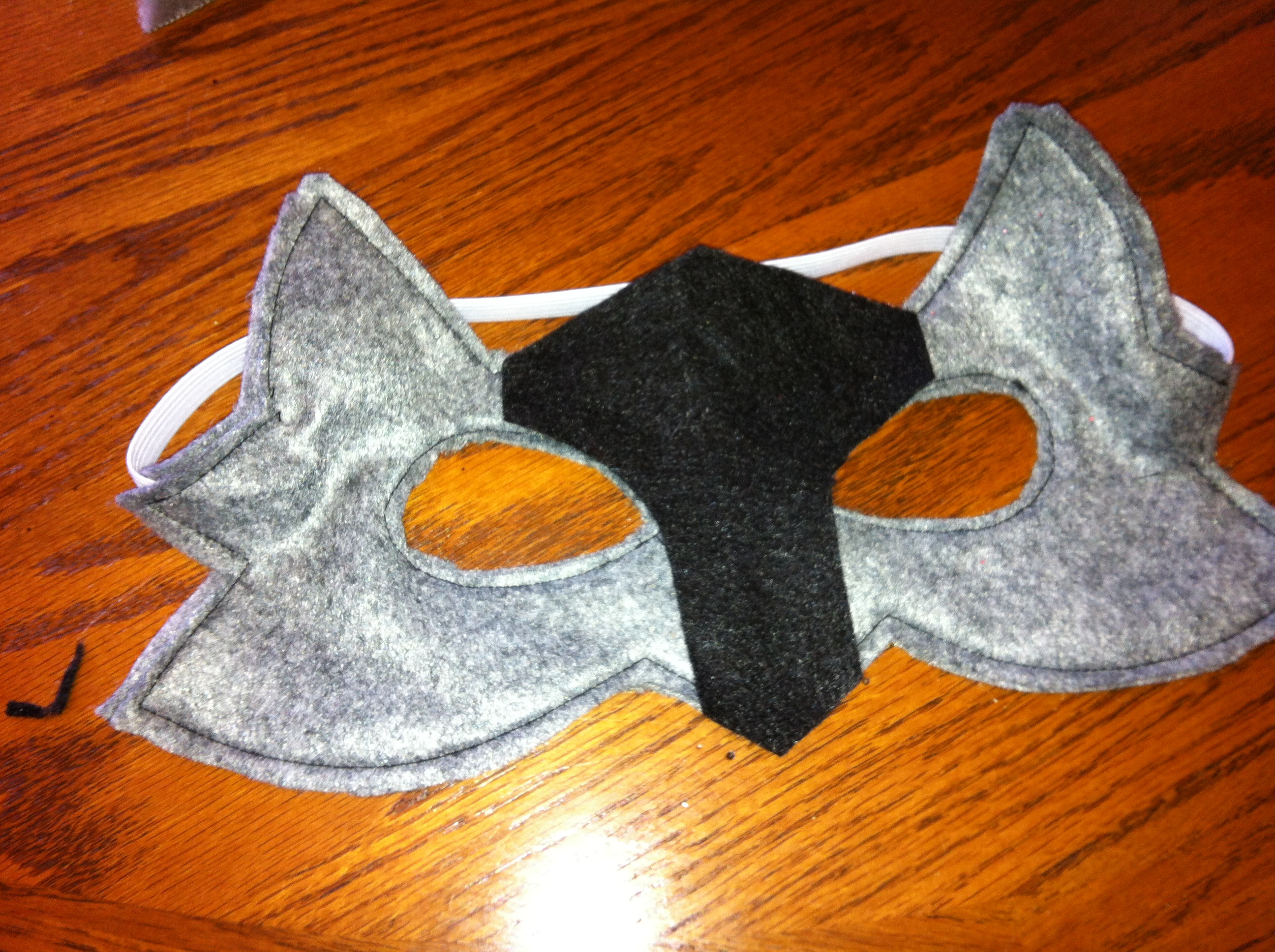 DIY Wolf Mask
 Howl at The Moon Easy & Inexpensive DIY Wolf Mask and