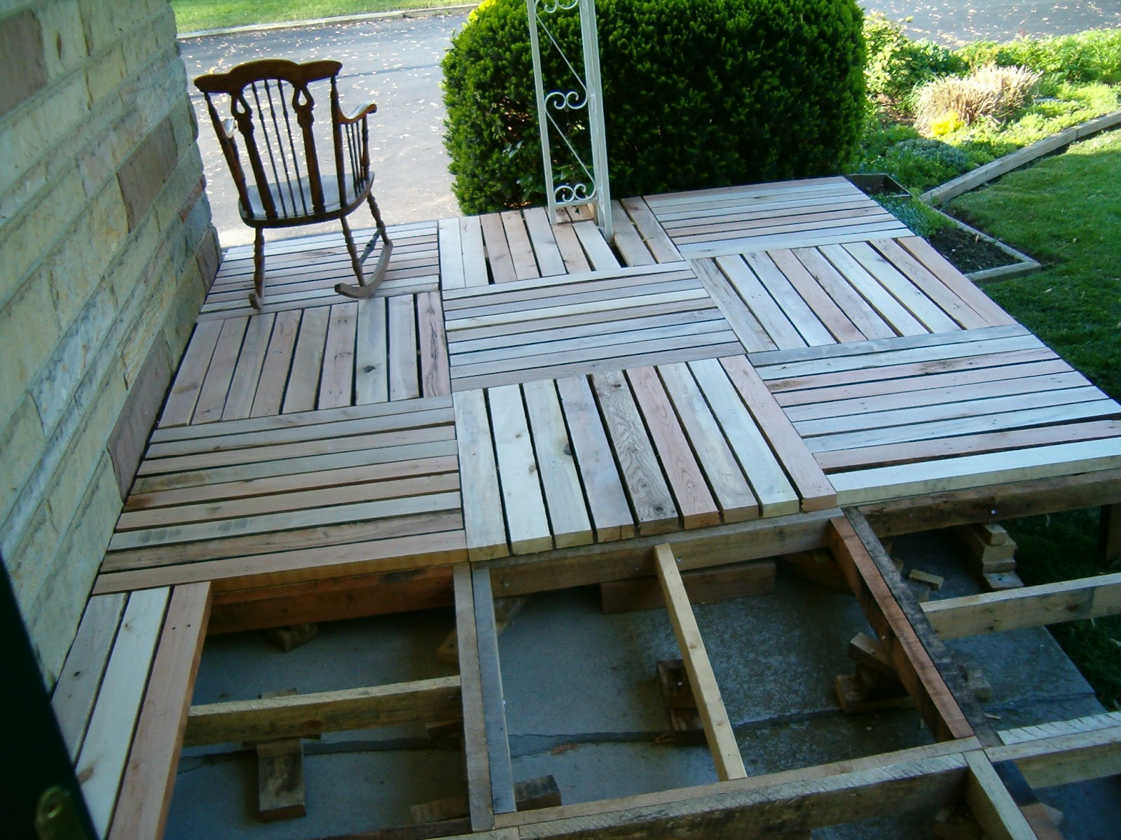 DIY Wooden Deck
 Redo Redux Revisiting Past Projects Pallet Wood Front Porch