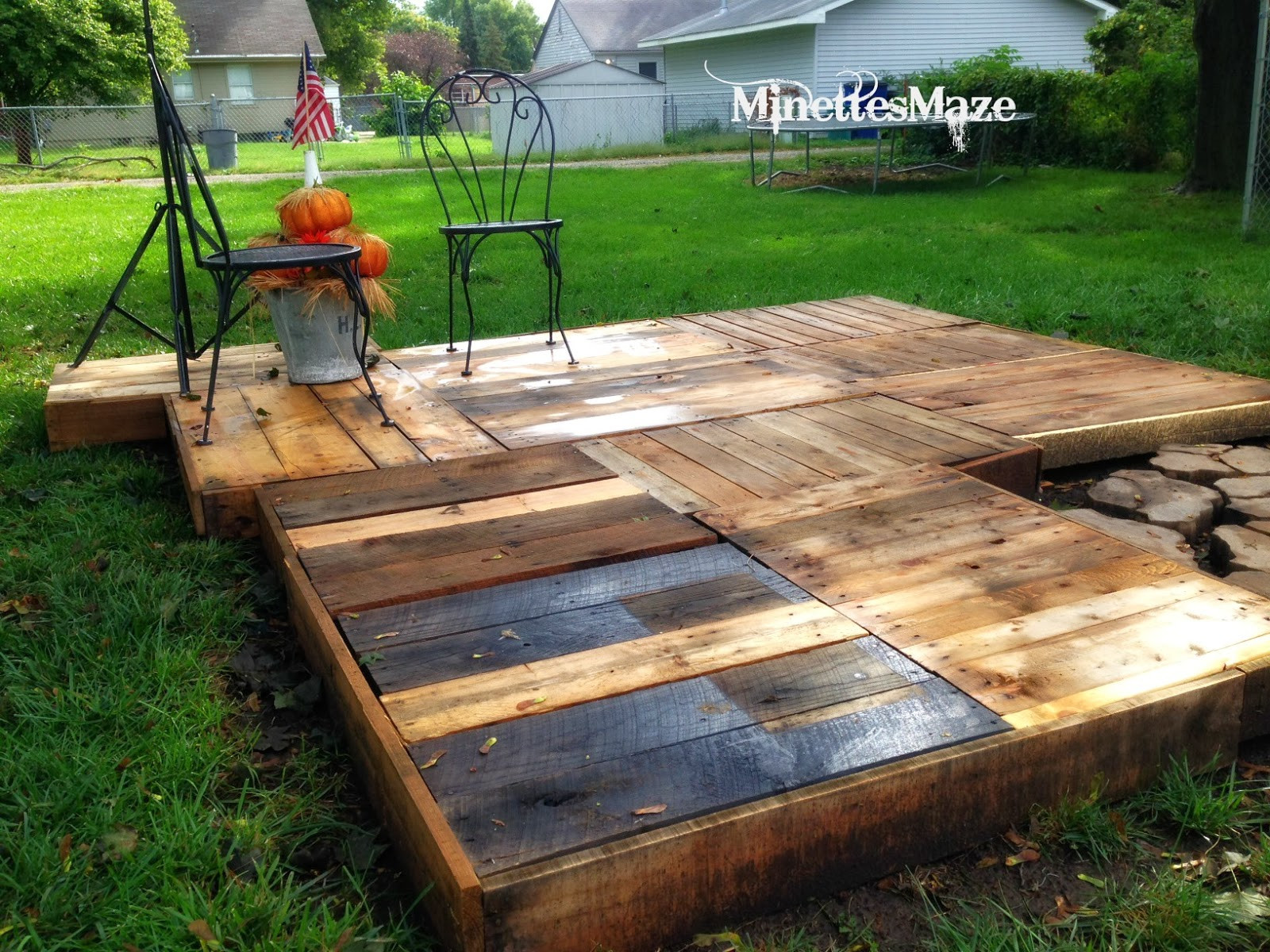 DIY Wooden Deck
 MinettesMaze DIY Pallet Deck