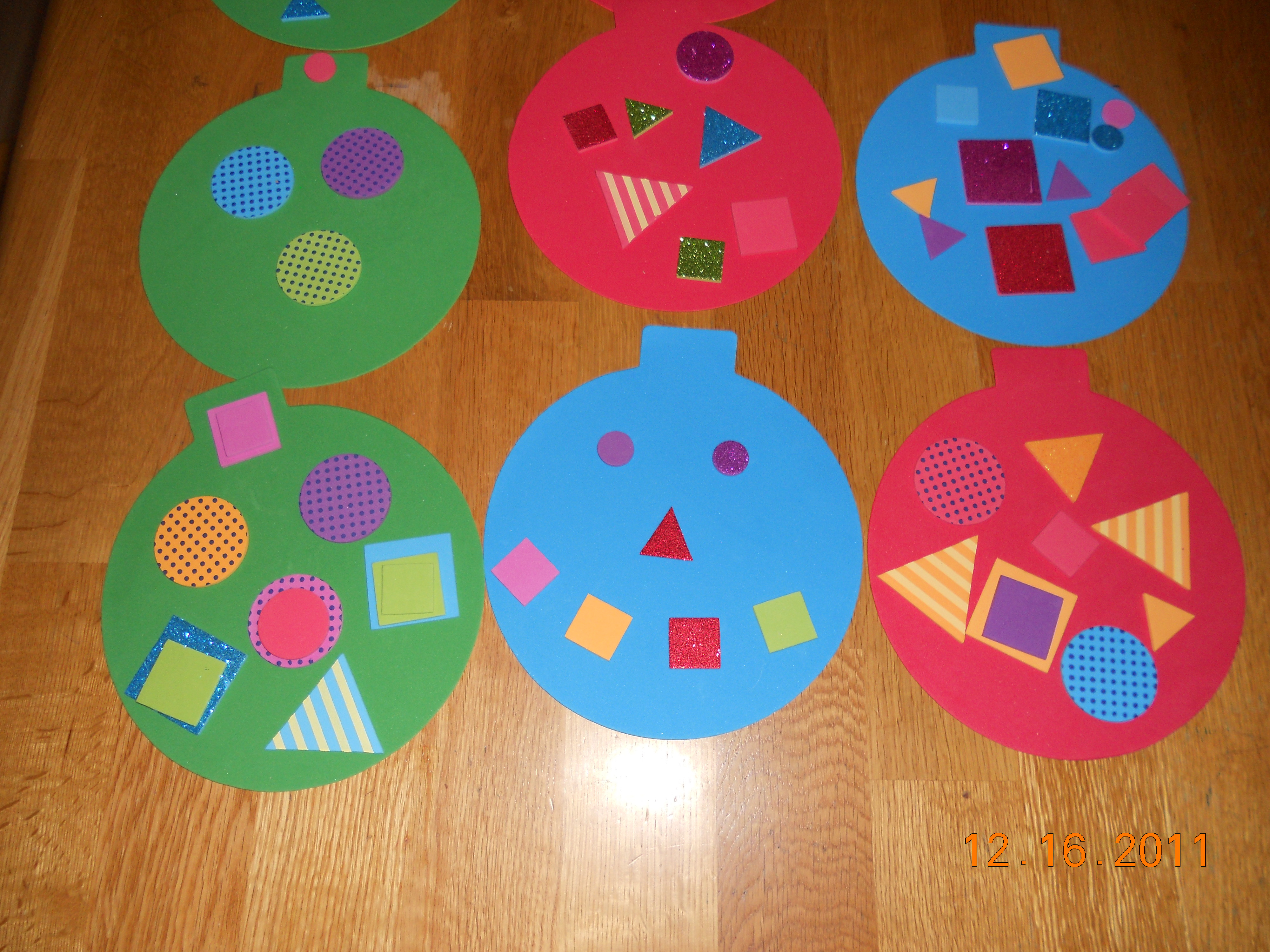 Easy Crafts For Preschoolers
 Christmas ornament – Miss Lassy