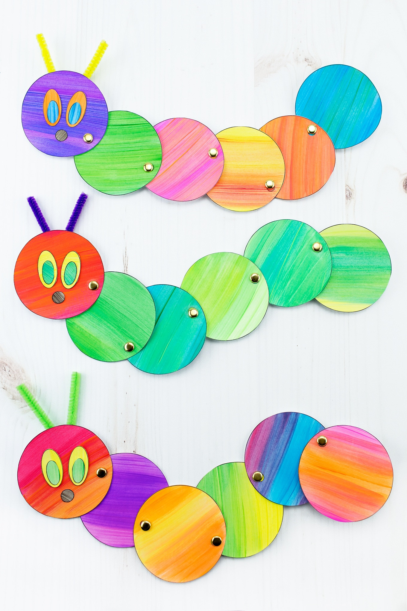 Easy Preschool Craft
 How to Make an Easy and Fun Wiggling Caterpillar Craft