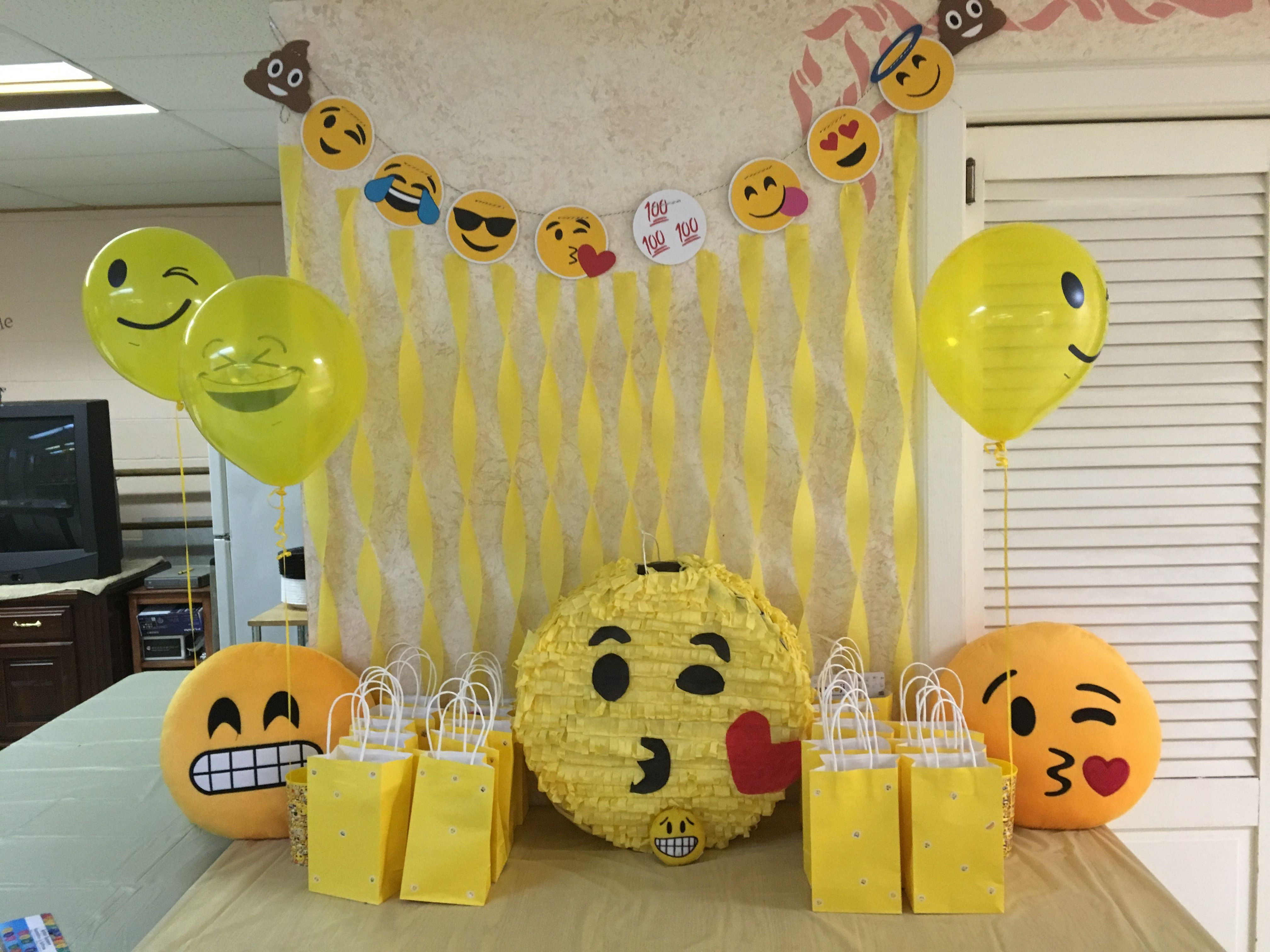 Emoji Birthday Decorations
 Emoji Birthday Decorations