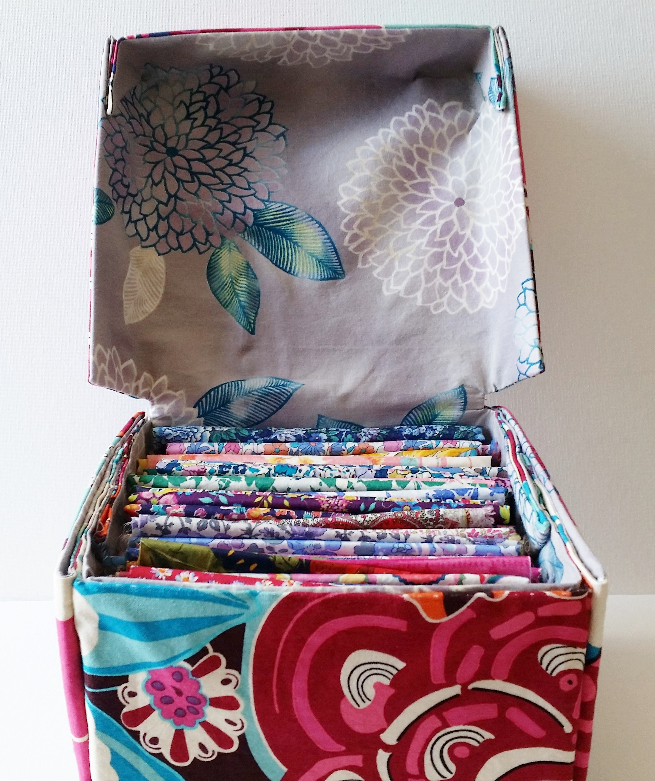 Fabric Boxes DIY
 DIY Fabric Box With Lid Tutorial