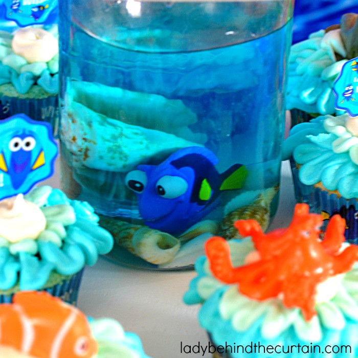 Finding Dory Pool Party Ideas
 Finding Dory Ocean Water Cupcakes