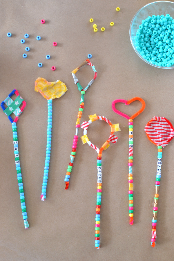 Fun Arts And Crafts For Toddlers
 Pipe Cleaner Wands at the Craft Fair ARTBAR