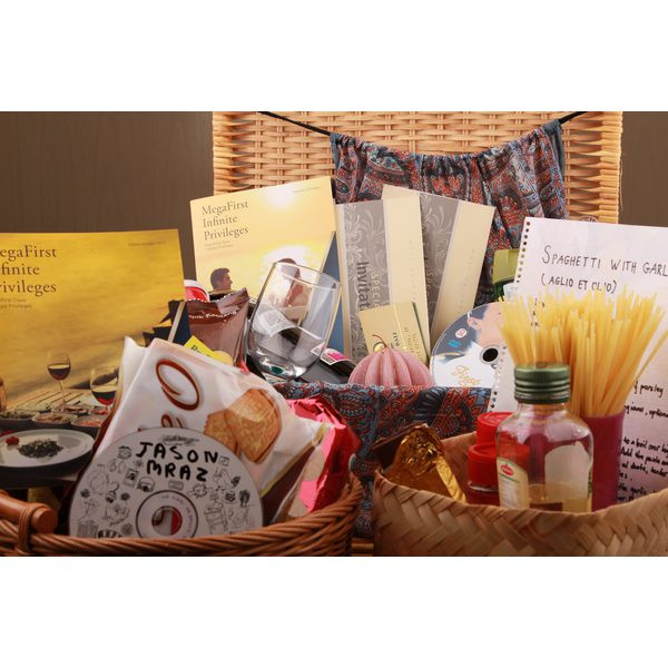 Gift Basket Ideas For Couple
 Gift Basket Ideas for Couples