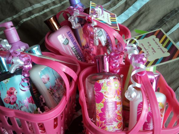Gift Ideas For Baby Shower Host
 DIY shower hostess ts Weddingbee Boards