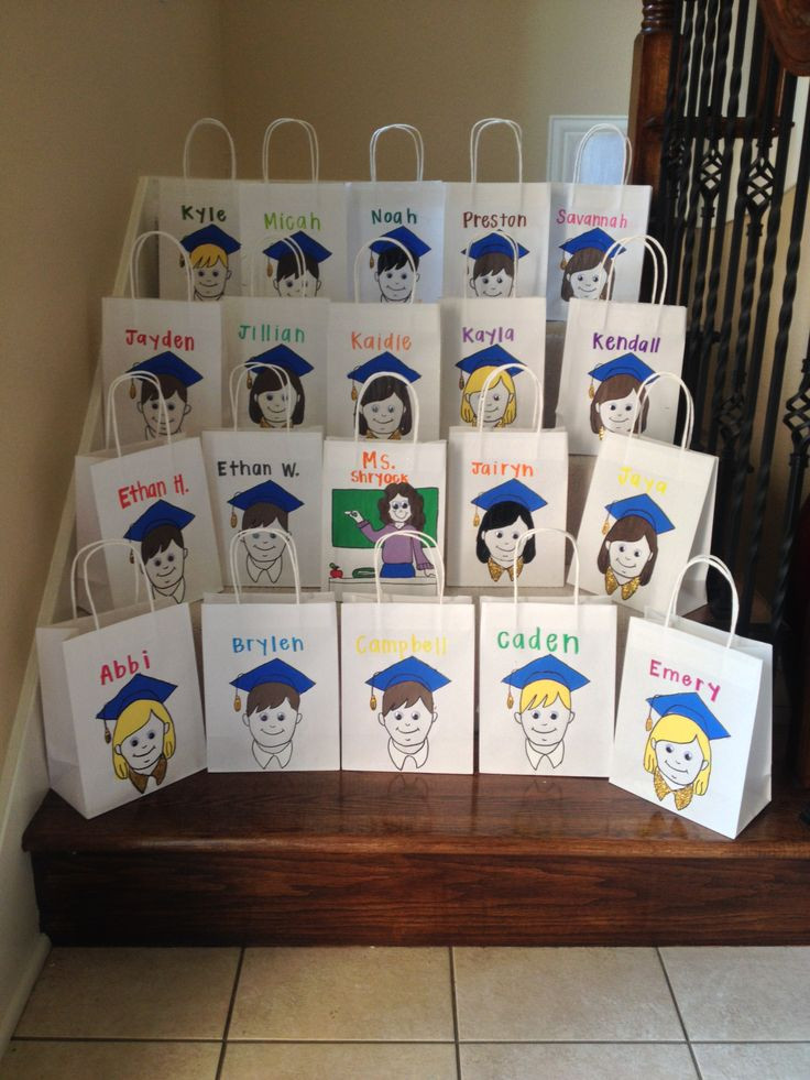 Graduation Gift Bag Ideas
 Best 25 Kindergarten Graduation ideas on Pinterest