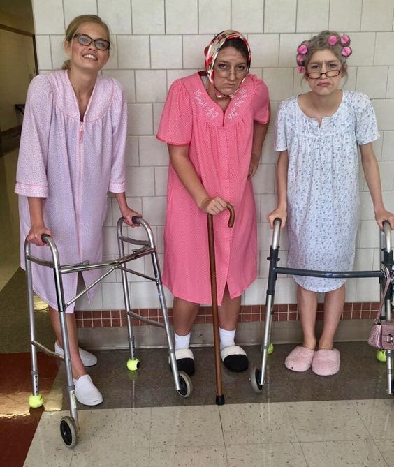Grandma Costume DIY
 Best 25 Old lady costume ideas on Pinterest