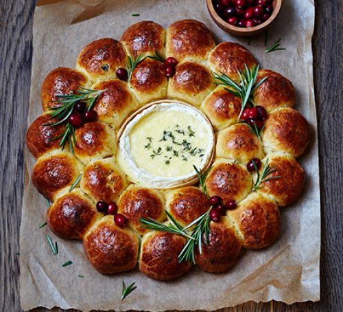 Great Holiday Party Food Ideas
 Festive filled brioche centrepiece with baked camembert