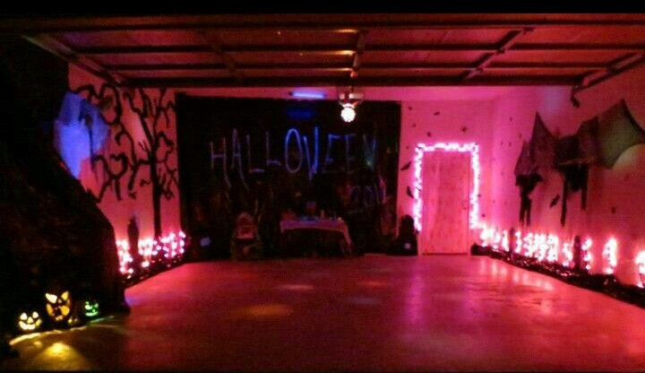 Halloween Garage Party Decorating Ideas
 229 best images about Black Light decorating ideas for