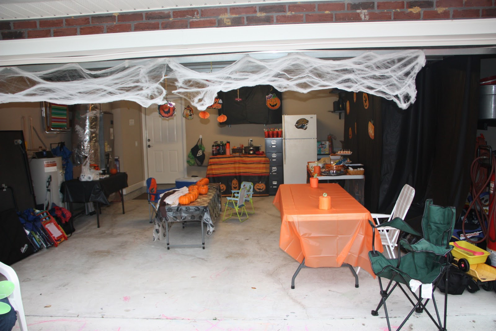 Halloween Garage Party Decorating Ideas
 Garage Party Ideas