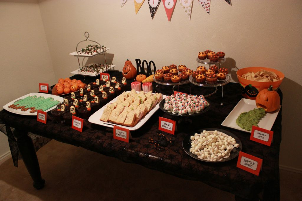 Halloween Party Finger Food Ideas
 Halloween Party Food Table