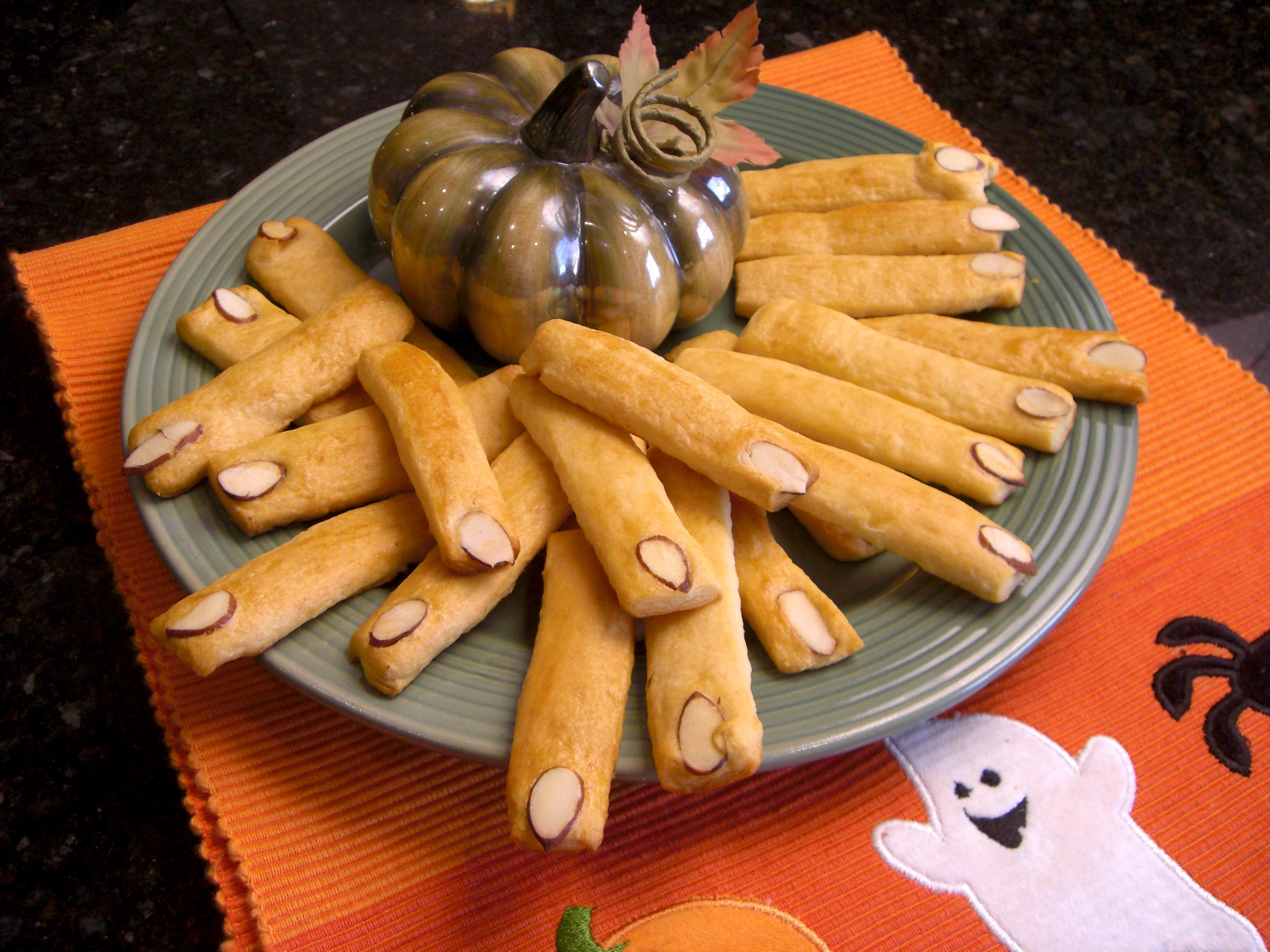 Halloween Party Finger Food Ideas
 Fun Halloween Party Food Prosciutto Ham Head & Pillsbury