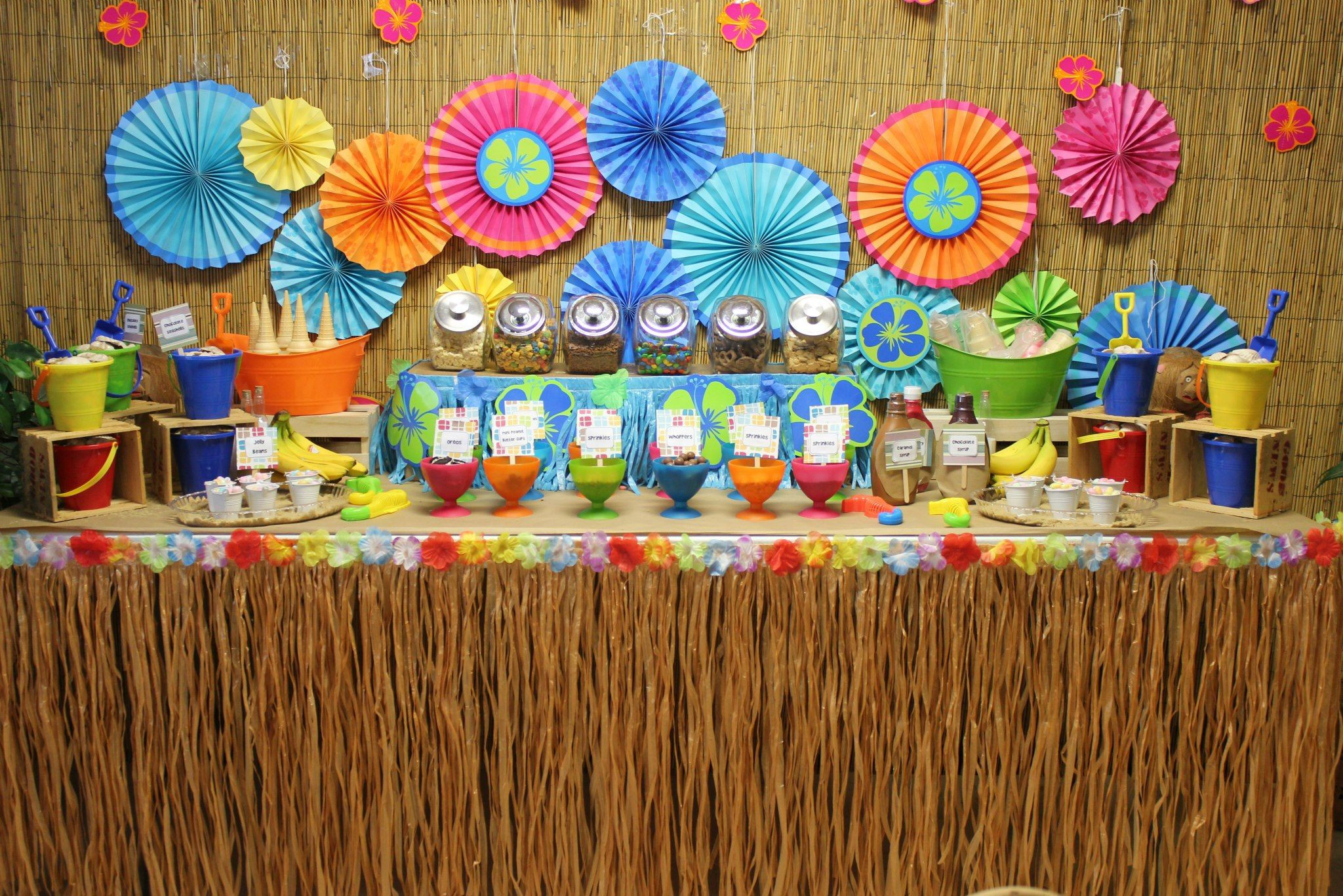 Hawaiian Beach Party Theme Ideas
 Best 25 Luau party centerpieces ideas on Pinterest