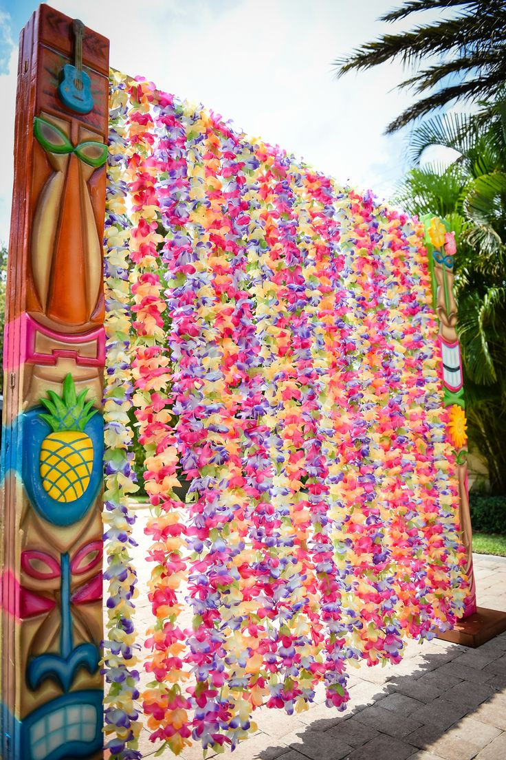 Hawaiian Beach Party Theme Ideas
 25 best ideas about Hawaiian Party Decorations on