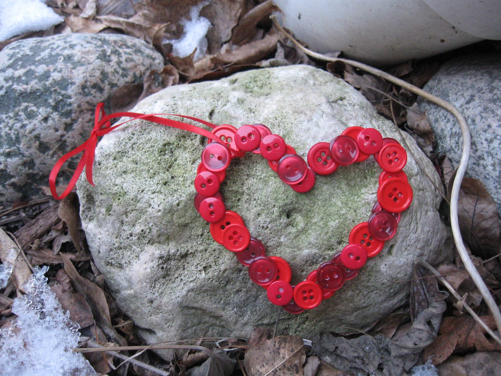 Heart Crafts For Adults
 Craft Klatch Valentine s Day Button Heart Craft Tutorial