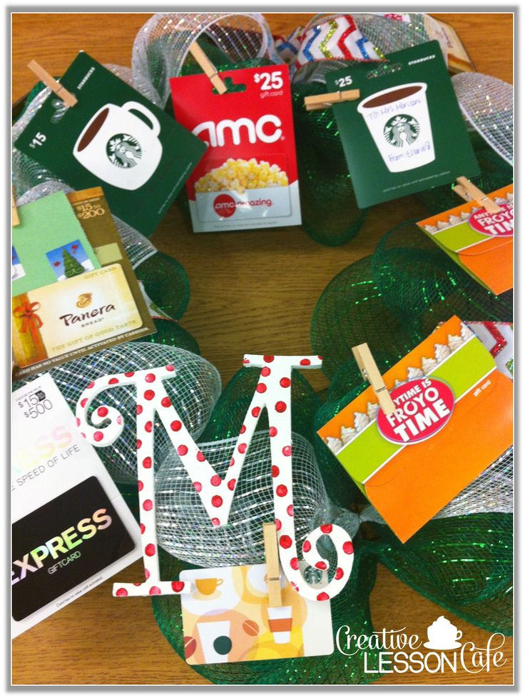 Holiday Gift Card Ideas
 A Christmas wreath full of t cards What a super class