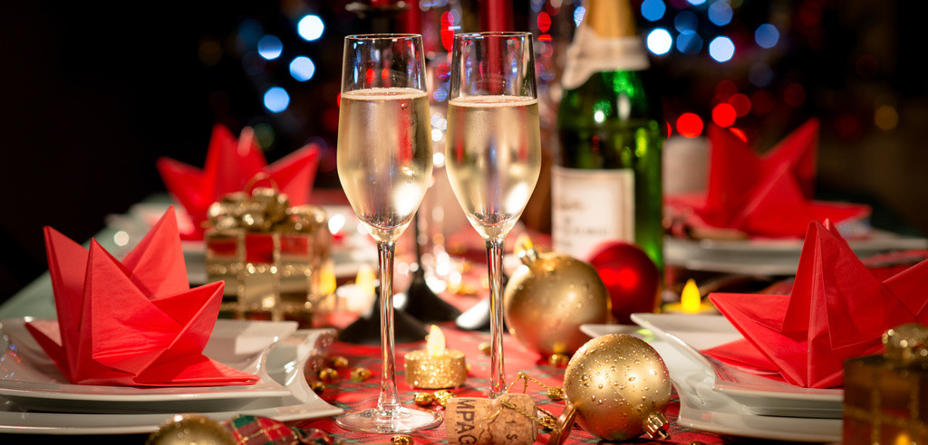 Holiday Office Party Ideas
 Four Creative and Fun fice Christmas Party Ideas