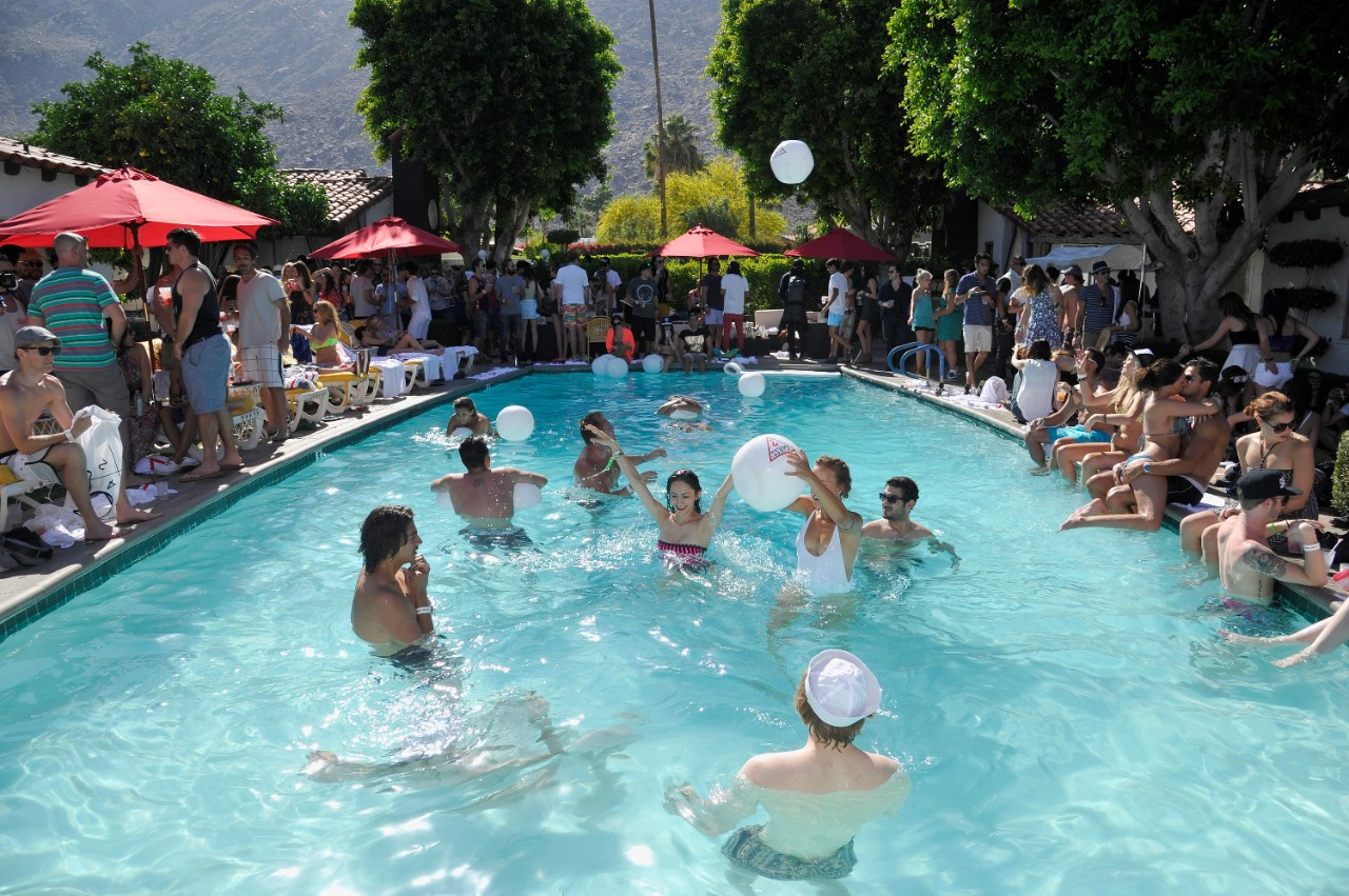 Hotel Pool Party Ideas
 7 Fun Activities to do In mercial Screen Pool