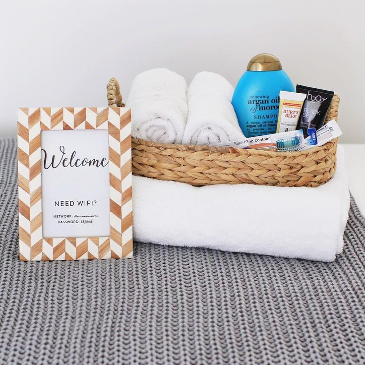 House Guest Gift Basket Ideas
 25 best ideas about Guest Wel e Baskets on Pinterest