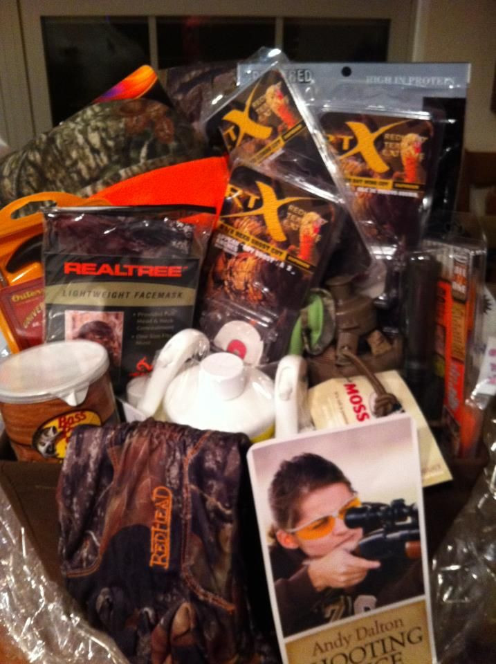 Hunting Gift Basket Ideas
 146 best images about Silent Auction Baskets on Pinterest