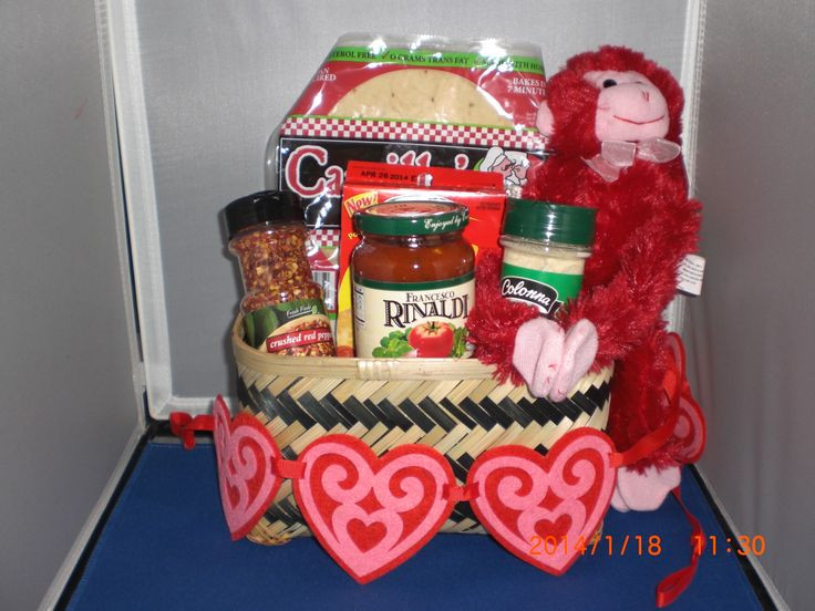 Ideas Gift Baskets Pizza Pans
 33 best Gift baskets images on Pinterest