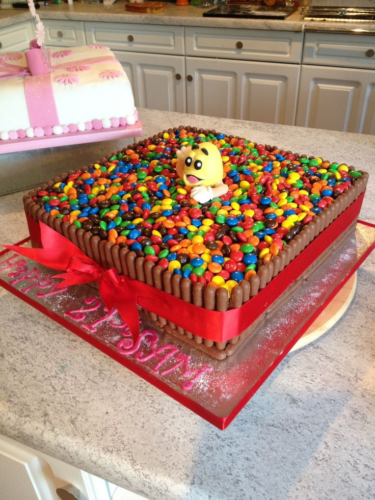 M&amp;Ms Birthday Cake
 M&m cake Yaileene