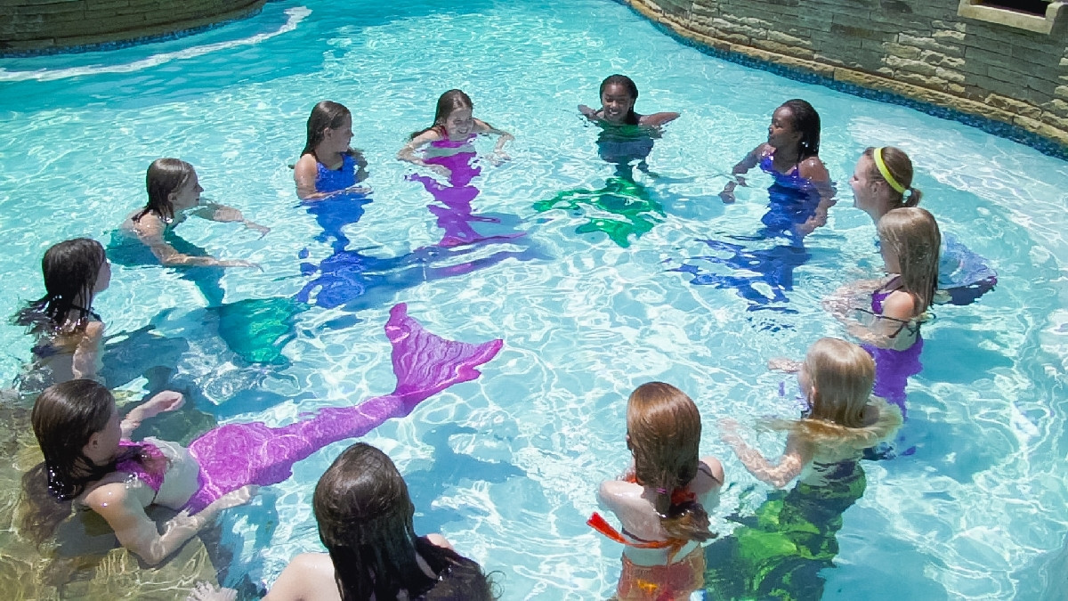 Mermaid Pool Party Ideas
 Wel e to FinFriends