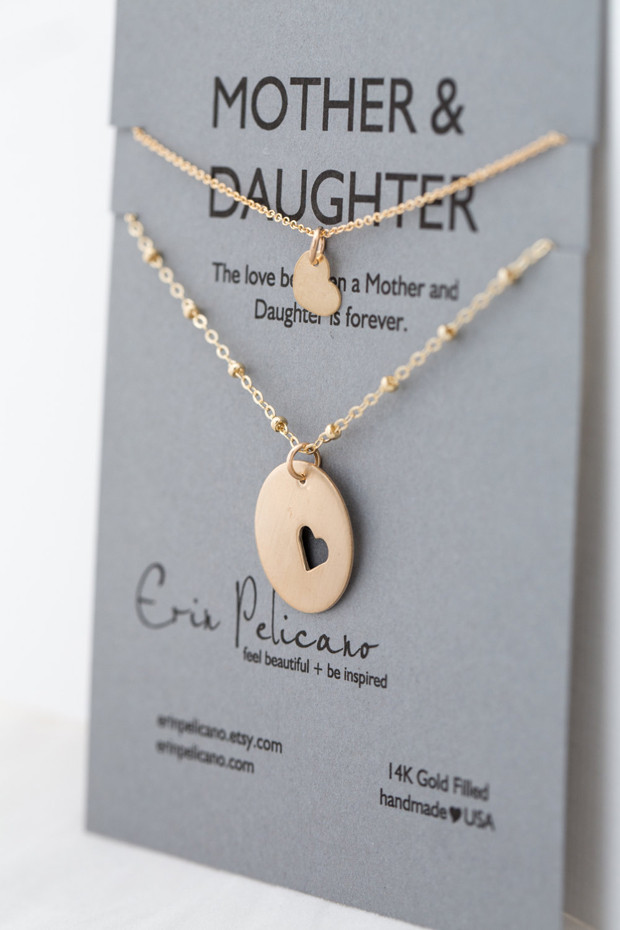 Mother To Daughter Wedding Gift Ideas
 13 Thoughtful Wedding Gifts for Parents