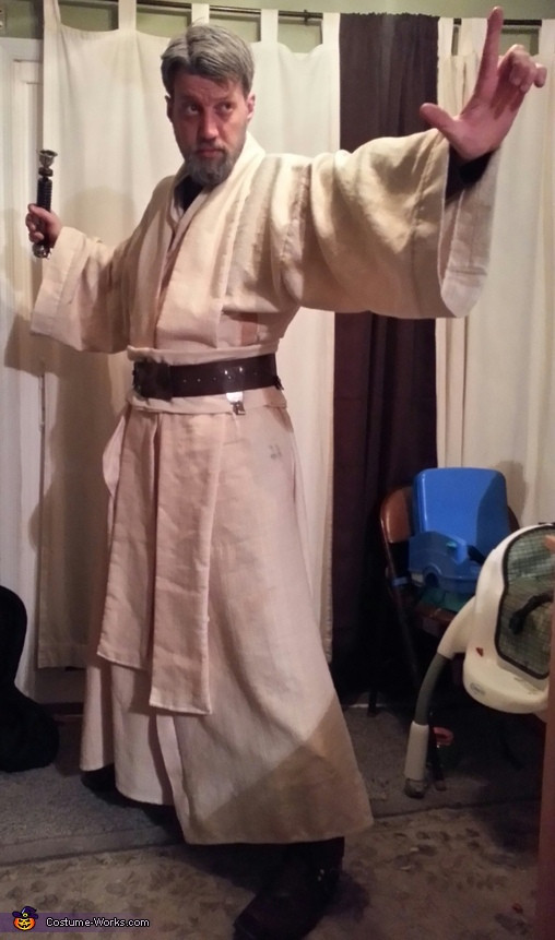 Obi Wan Kenobi Costume DIY
 The Alphabet Files – “O” Themed Costumes