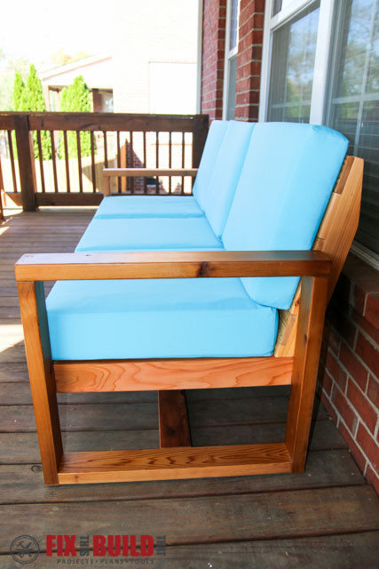 Outdoor Couch DIY
 How to Build a DIY Modern Outdoor Sofa