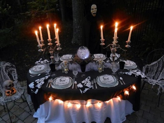 Outside Halloween Party Ideas
 60 Awesome Outdoor Halloween Party Ideas DigsDigs