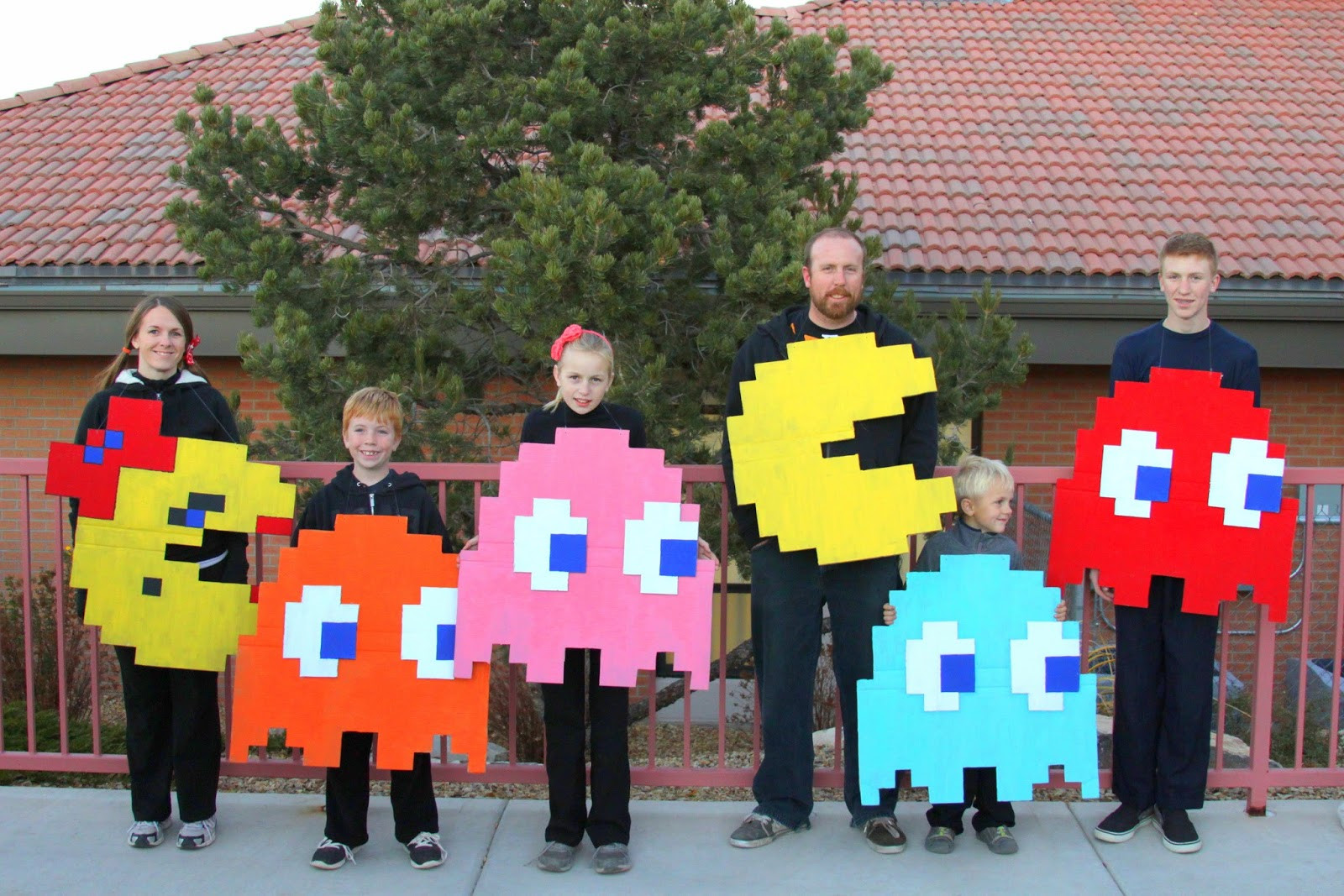 Pac Man Costume DIY
 Li l Buck s Creations Homemade Pac Man Halloween Costumes