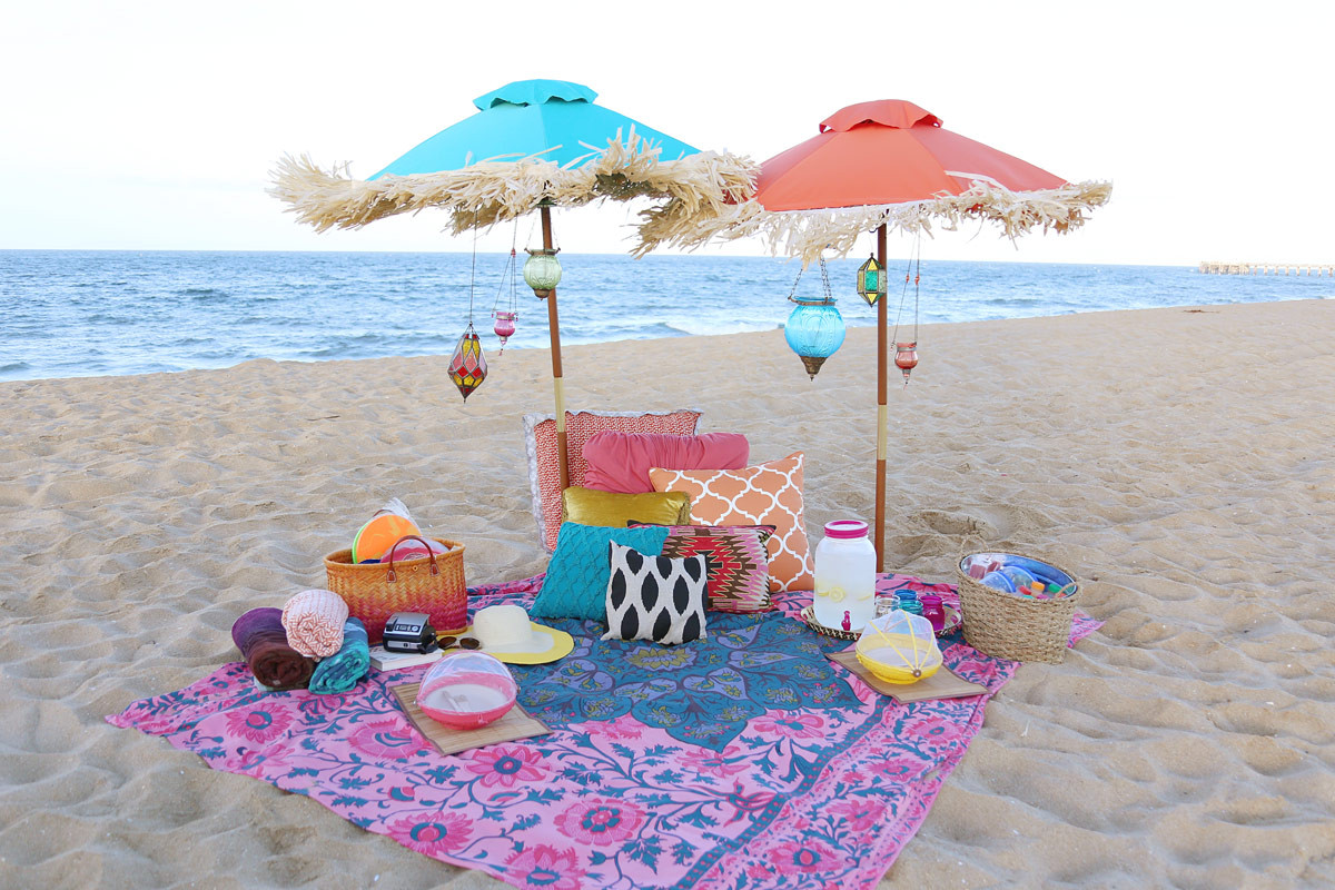 Party At The Beach Ideas
 Feel the Sand Between Your Toes with These Beachy Picnic