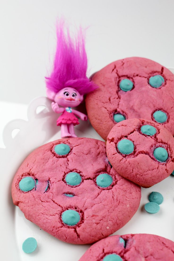 Poppy Troll Party Ideas
 Poppy Pink Strawberry Trolls Cookies Food