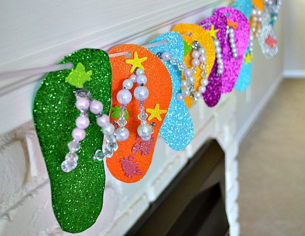 Preschool Summer Craft
 flip flops crafts would make a great kid s activity for