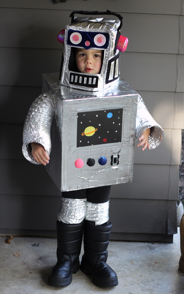 Robot Costume DIY
 Diy robot costume